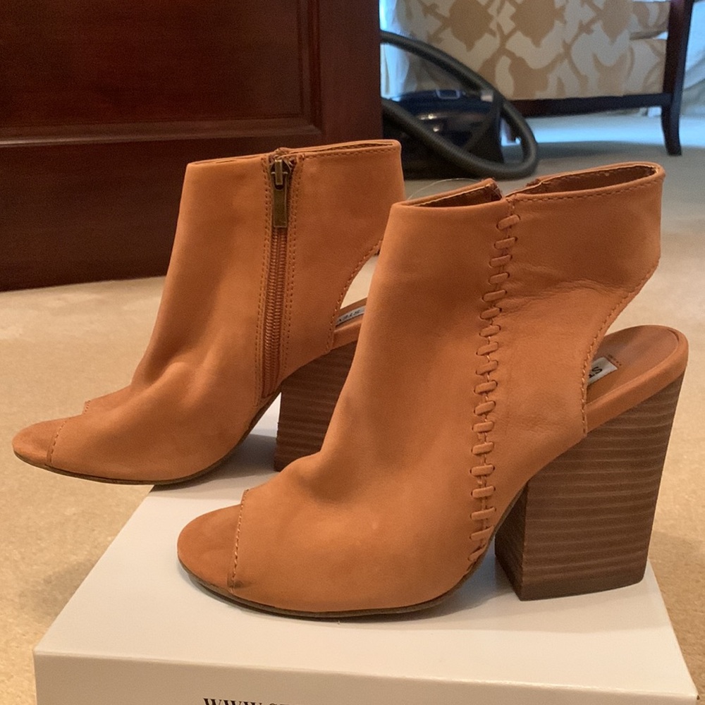 Steven Madden Mingle1, Size 8 - image 3